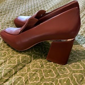 Antonio Melani New without box Cognac size 8 loafer shoes. Great for work!